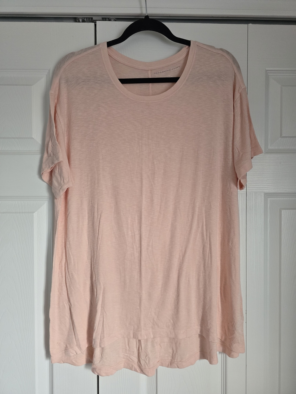 American Eagle Outfitters Light Peach Short Sleeve Crewneck Tee